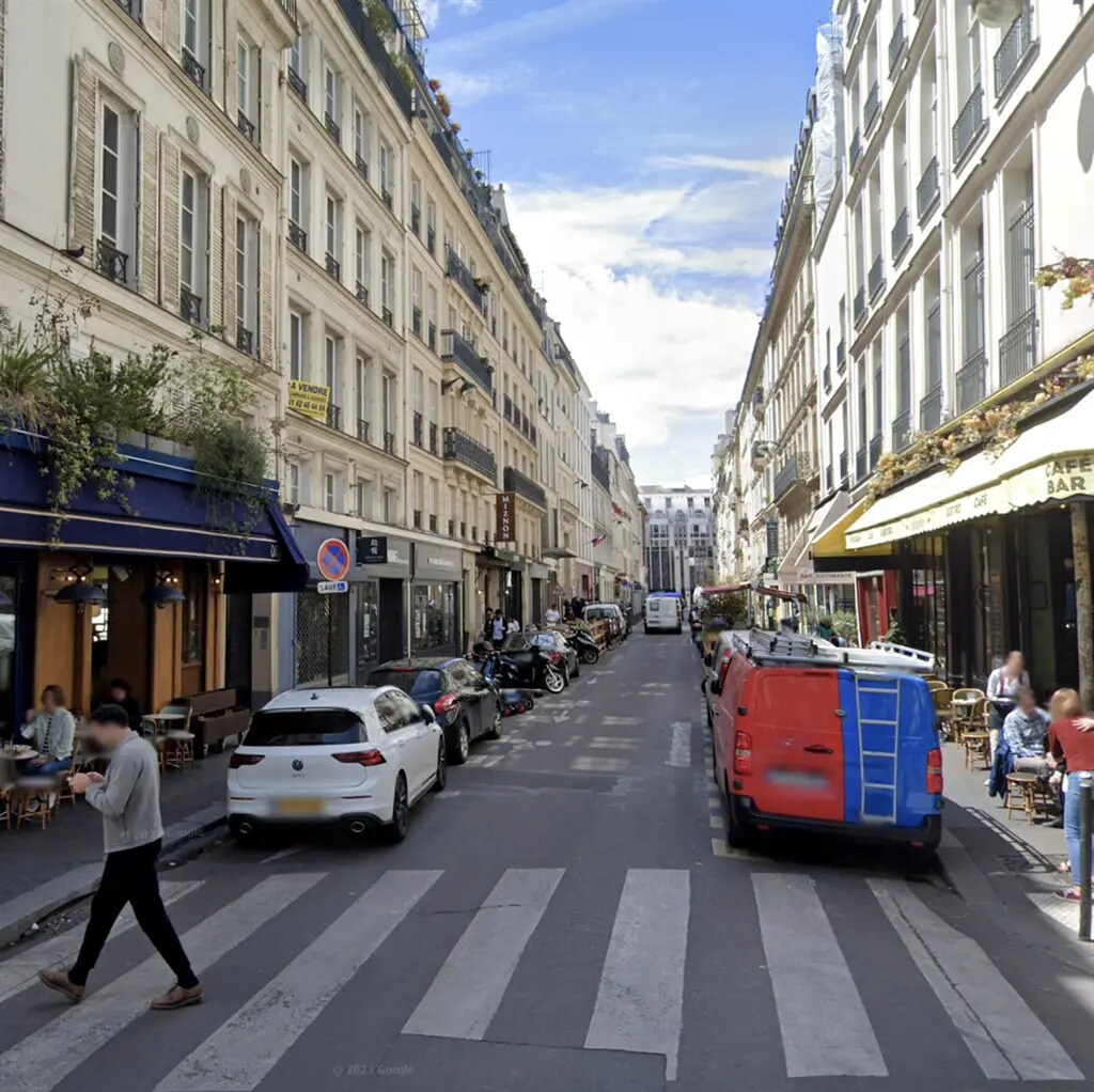 Retail in Paris for lease Building Photo- Image 1 of 4