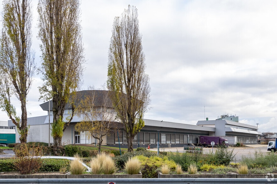 21 Garonor Batiment, Aulnay-sous-Bois for lease - Building Photo - Image 3 of 3