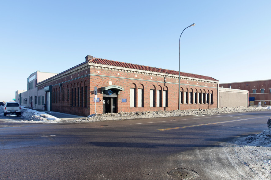 260 N Plymouth Ave, Minneapolis, MN for sale - Building Photo - Image 1 of 4