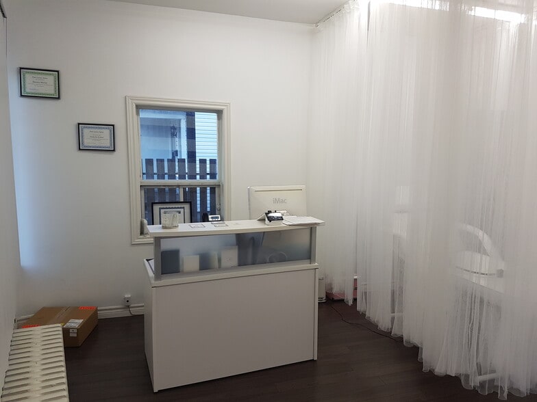 1619 Weston Rd, Toronto, ON for lease - Interior Photo - Image 2 of 6