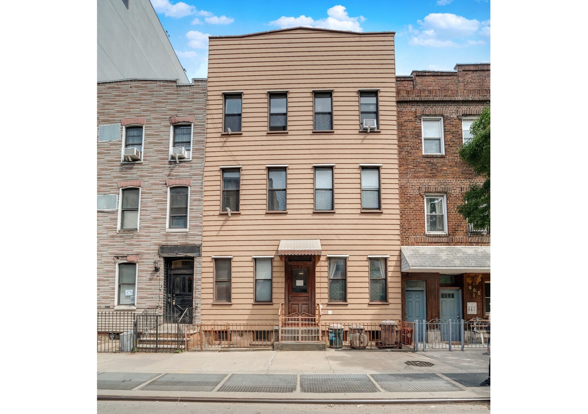 661 Metropolitan Ave, Brooklyn, NY for sale Building Photo- Image 1 of 1