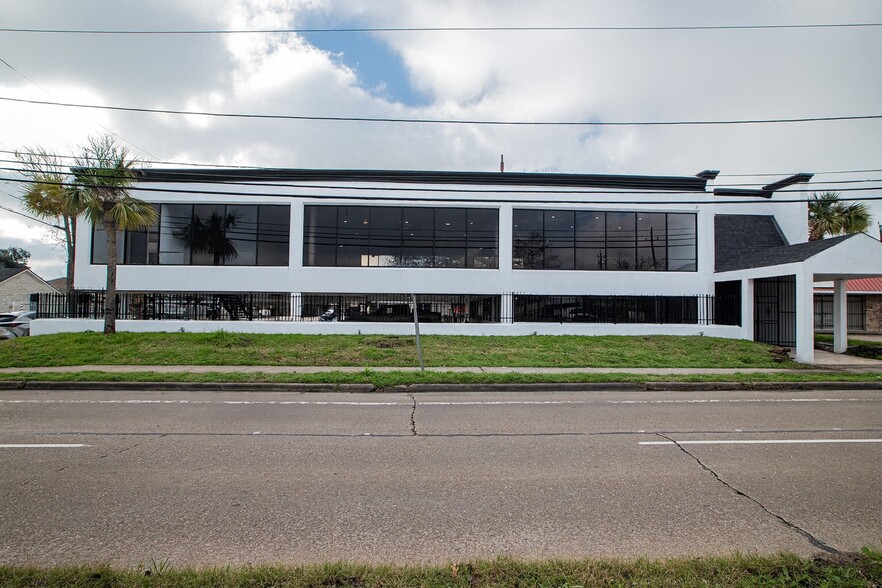 802 Crosstimbers, Houston, TX for sale - Building Photo - Image 1 of 39