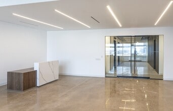 5275 Leesburg Pike, Falls Church, VA for lease Interior Photo- Image 2 of 4