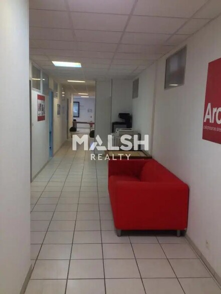 Office in Meyzieu for lease - Interior Photo - Image 3 of 13