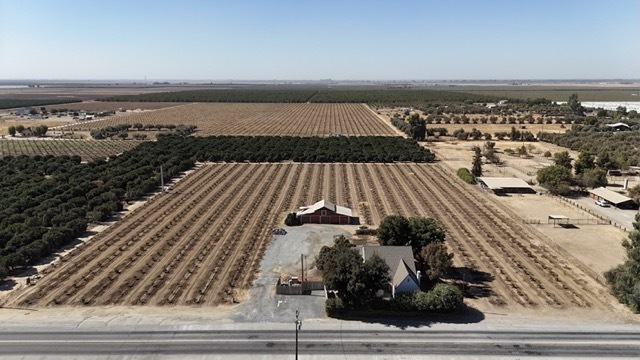 23017 Road 196, Lindsay, CA for sale - Building Photo - Image 2 of 2