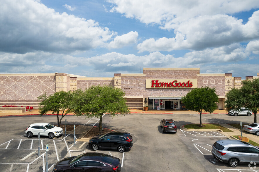 10900 Lakeline Mall Blvd, Austin, TX for lease - Building Photo - Image 2 of 10