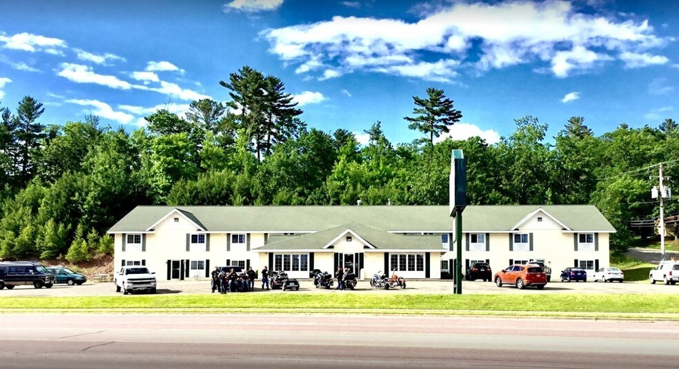 1451 S Stephenson Ave, Iron Mountain, MI 49801