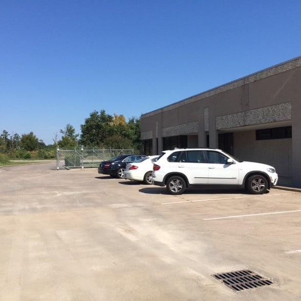 9207 Emmott Rd, Houston, TX for lease - Building Photo - Image 2 of 17