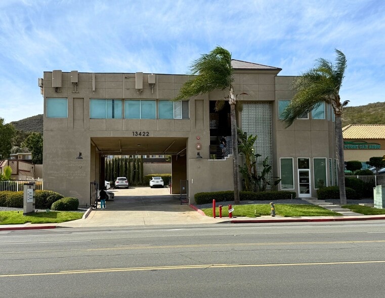 13422 Pomerado Rd, Poway, CA for lease - Building Photo - Image 1 of 4