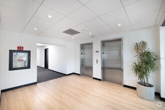 22801 Ventura Blvd, Woodland Hills, CA for lease Building Photo- Image 2 of 2