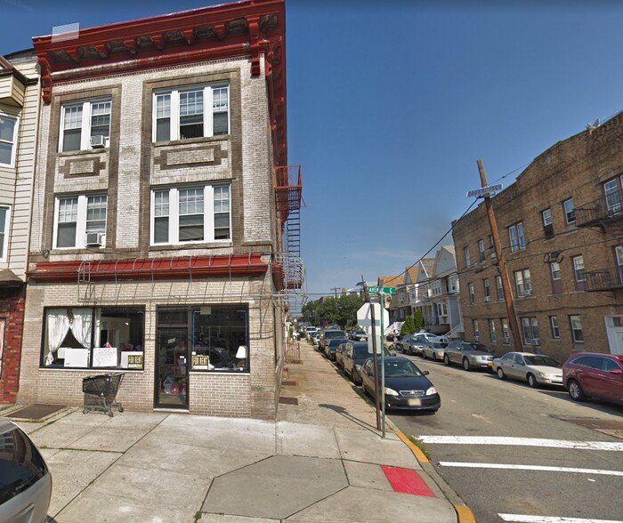 Retail in Bayonne, NJ for sale - Primary Photo - Image 1 of 1