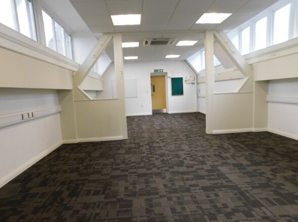 7 Peacock Ln, Leicester for lease Interior Photo- Image 1 of 13