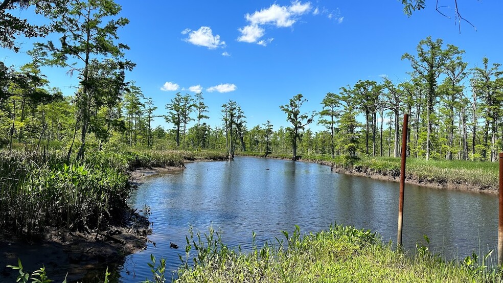 760 Village NE Rd, Leland, NC for sale - Primary Photo - Image 1 of 5