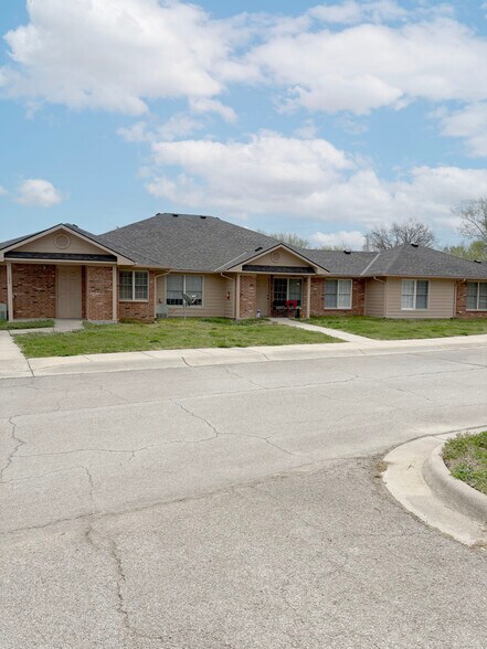 1703 N 3rd St, Neodesha, KS for sale - Building Photo - Image 1 of 1