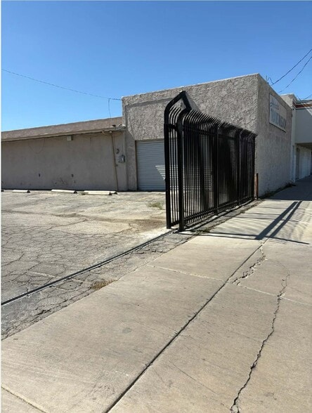 142 E Avenue I, Lancaster, CA for lease - Building Photo - Image 1 of 7
