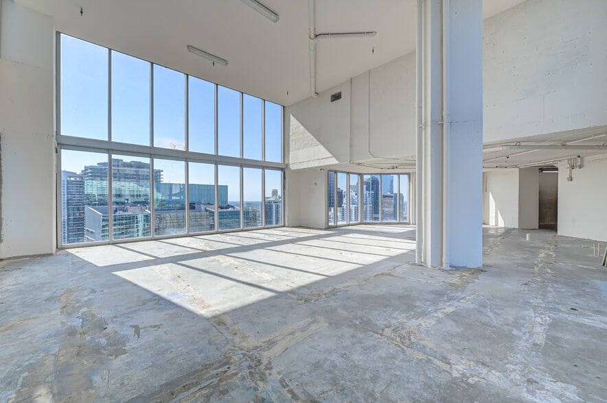 1300 Brickell Bay Dr, Miami, FL for sale - Building Photo - Image 2 of 11