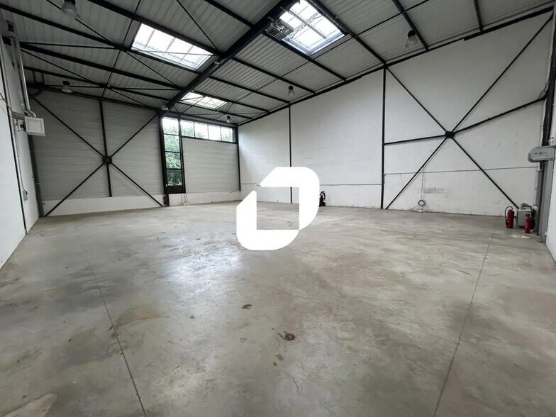 Flex in Montévrain for sale - Interior Photo - Image 3 of 11