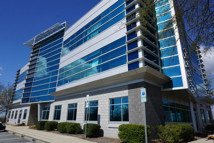 517 Alcove Rd, Mooresville, NC for lease - Building Photo - Image 1 of 21