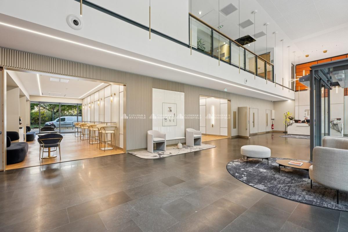 Office in Lyon for lease Lobby- Image 1 of 19