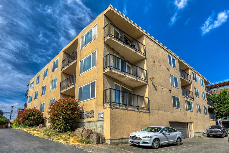 1925 Eastlake Ave E, Seattle, WA for sale - Building Photo - Image 3 of 6