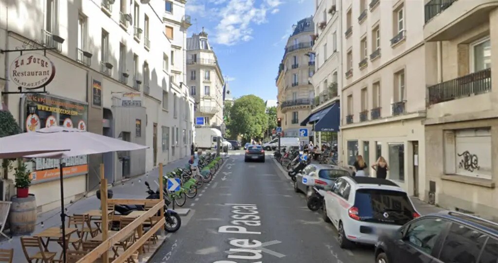 Retail in Paris for lease Aerial- Image 1 of 3