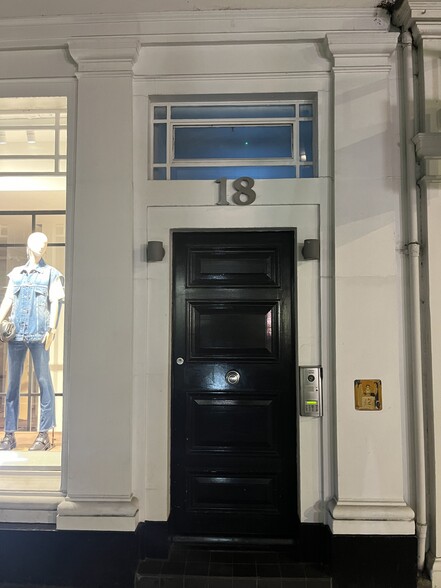 18-19 Marylebone High St, London for lease - Building Photo - Image 1 of 3