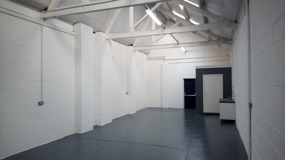 Clonmel Road Business Stirchley Birmingham Road, Birmingham for lease - Primary Photo - Image 1 of 12