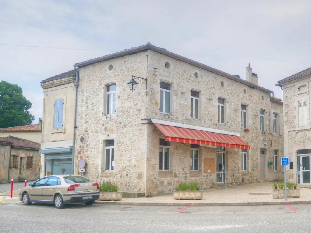 Retail in Barbaste for sale Building Photo- Image 1 of 11