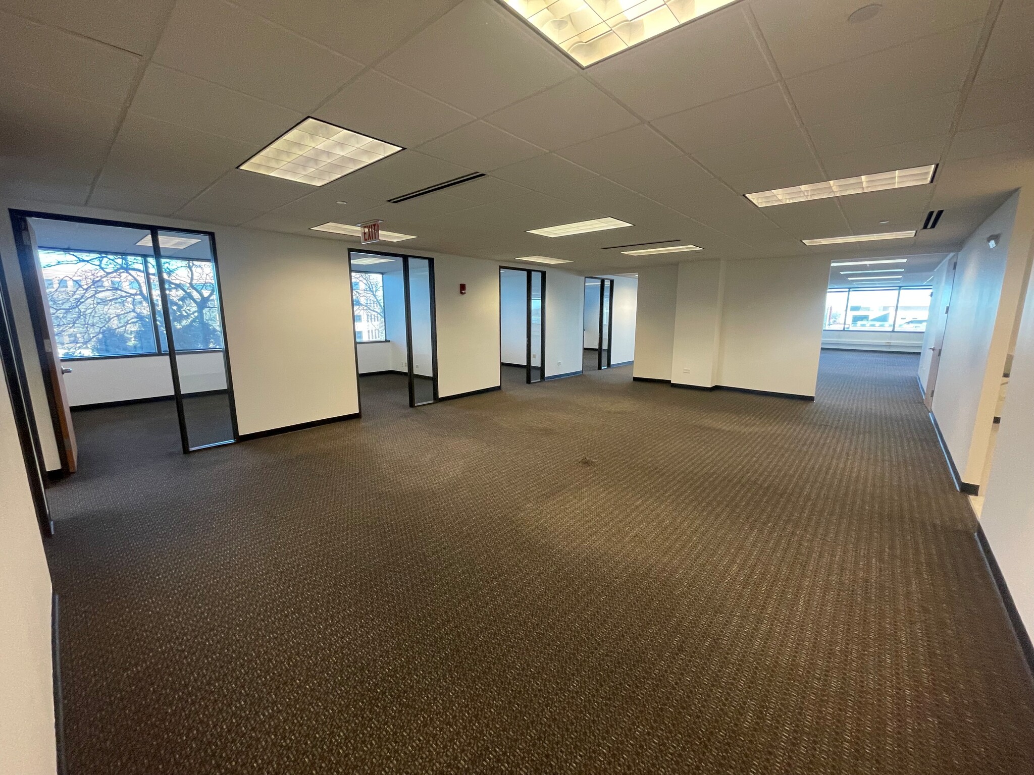 18W200 W 22nd St, Oakbrook Terrace, IL for lease Interior Photo- Image 1 of 5