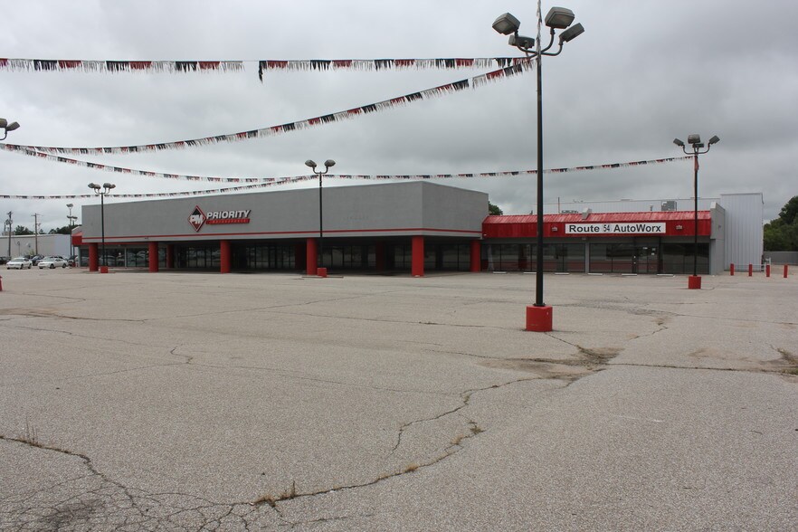 5817 E Kellogg Dr, Wichita, KS for sale - Building Photo - Image 1 of 1