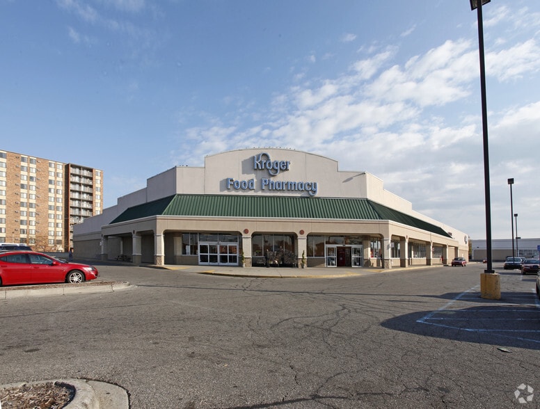 8920 W 8 Mile Rd, Ferndale, MI 48220