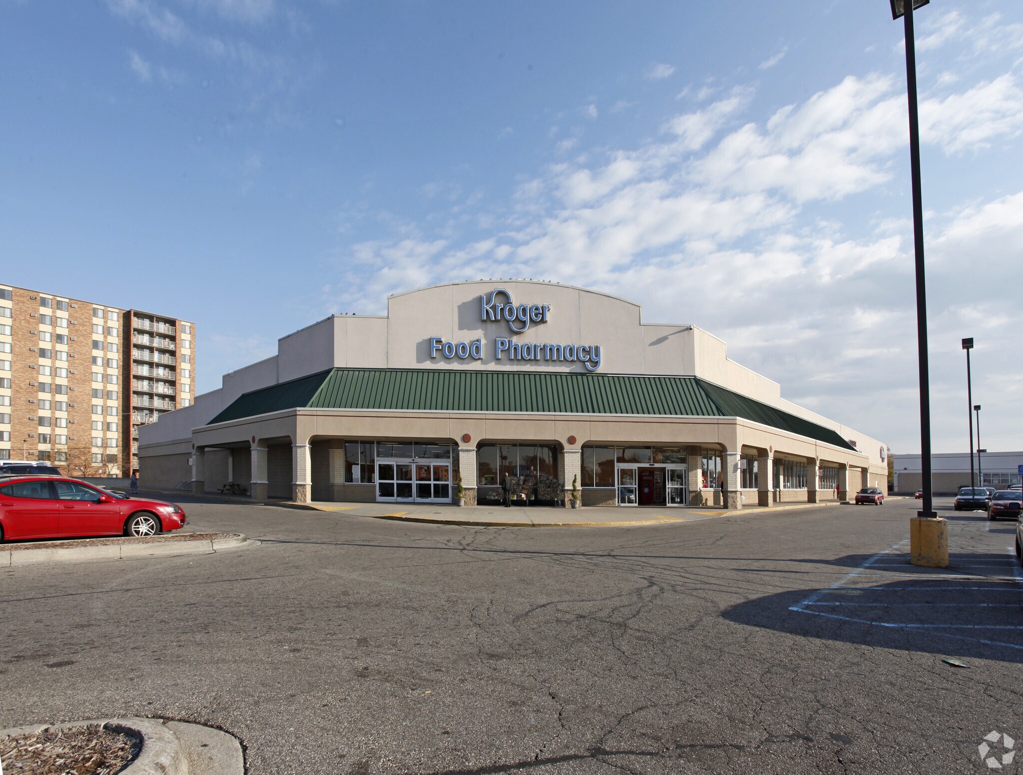 8920 W 8 Mile Rd, Ferndale, MI 48220