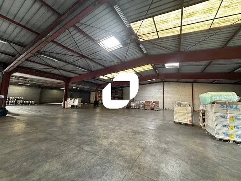 Industrial in Garges-lès-Gonesse for sale - Interior Photo - Image 3 of 9