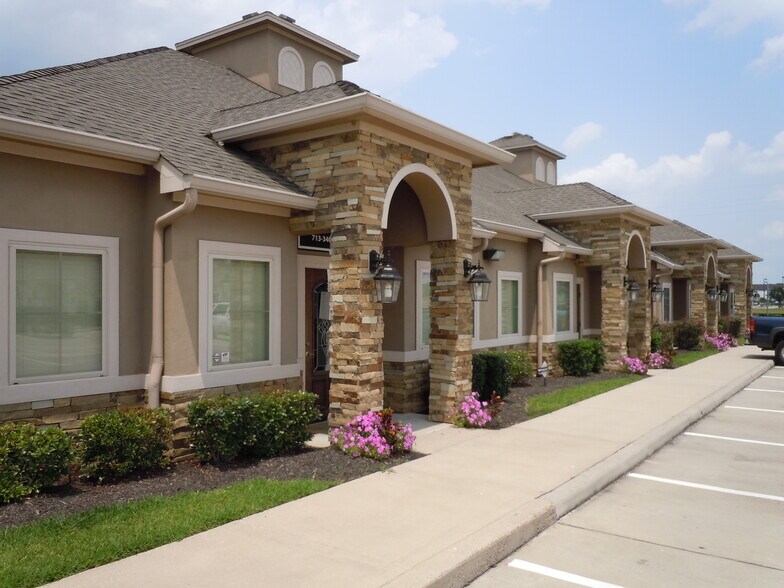 12234 Shadow Creek, Pearland, TX 77584