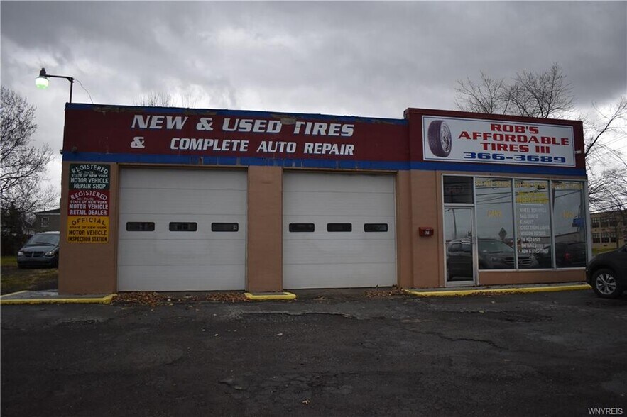 165-171 Lake Shore Dr W, Dunkirk, NY for sale - Building Photo - Image 1 of 1