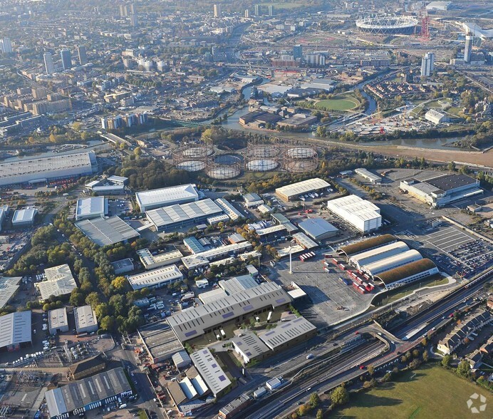 Stonehill Business Park, London for lease - Aerial - Image 1 of 2