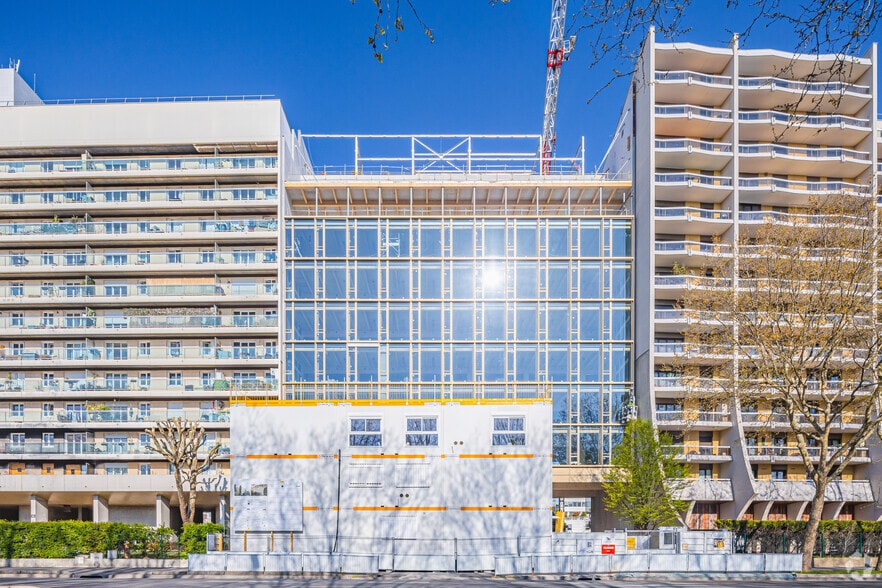 56 Quai de Dion Bouton, Puteaux for lease - Primary Photo - Image 1 of 3