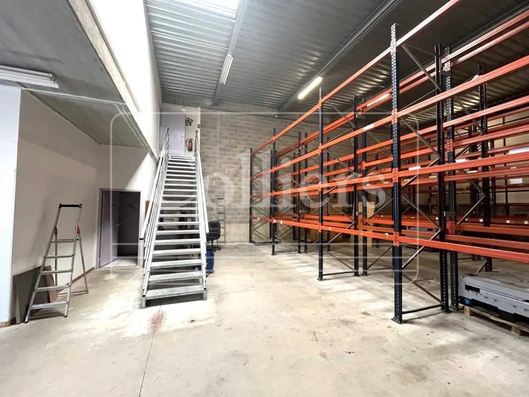 Flex in La Ciotat for lease Interior Photo- Image 1 of 7