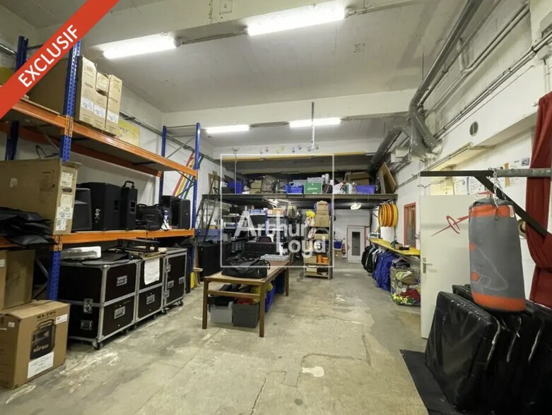 Office in Fontainebleau for sale - Building Photo - Image 2 of 4