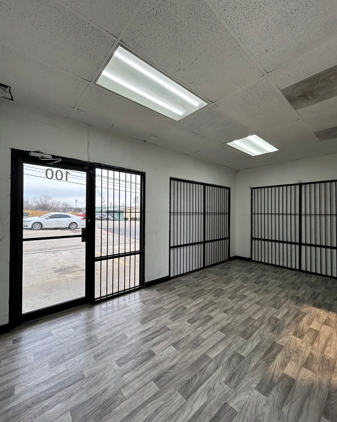 400 N Bowen Rd, Arlington, TX for lease Building Photo- Image 1 of 3