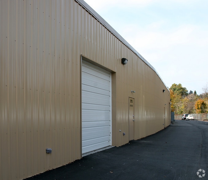 901-965 Northwest Blvd, Winston-Salem, NC for lease - Building Photo - Image 2 of 4