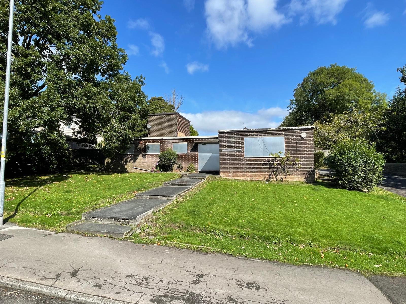 Cemetery Rd, Bury for sale Primary Photo- Image 1 of 8