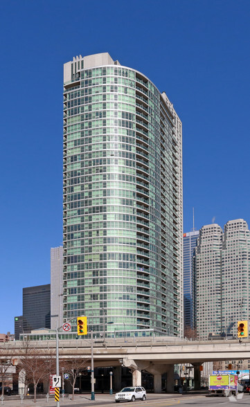 18 Yonge St, Toronto, On M5e 1z8 