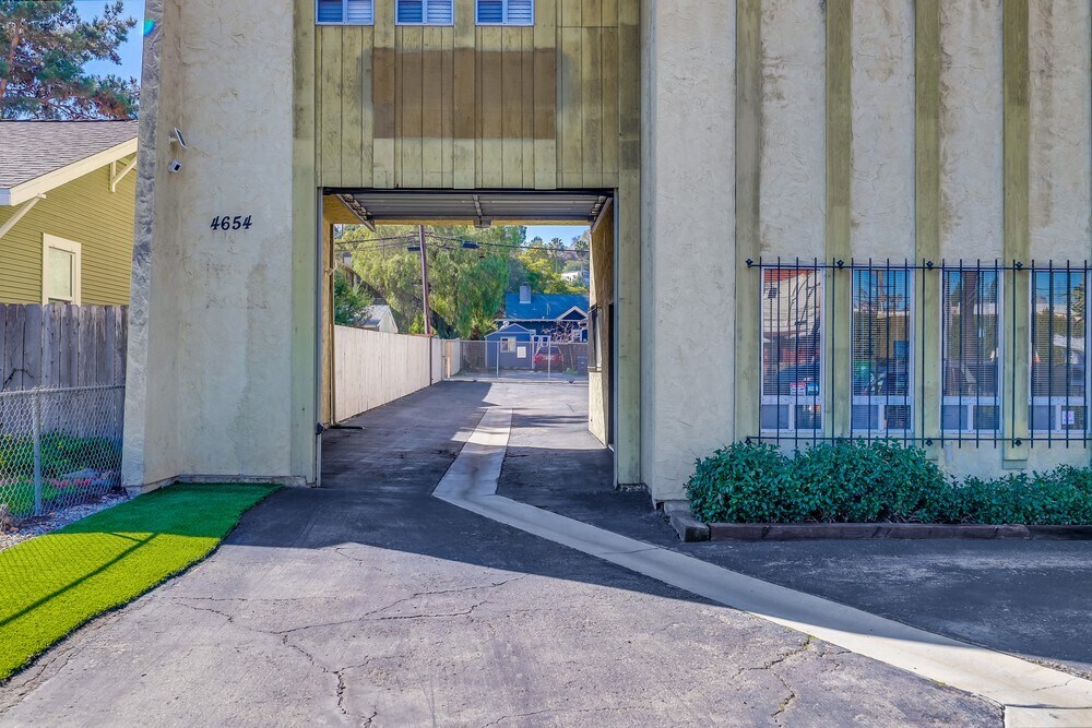 4654 Nebo Dr, La Mesa, CA 91941