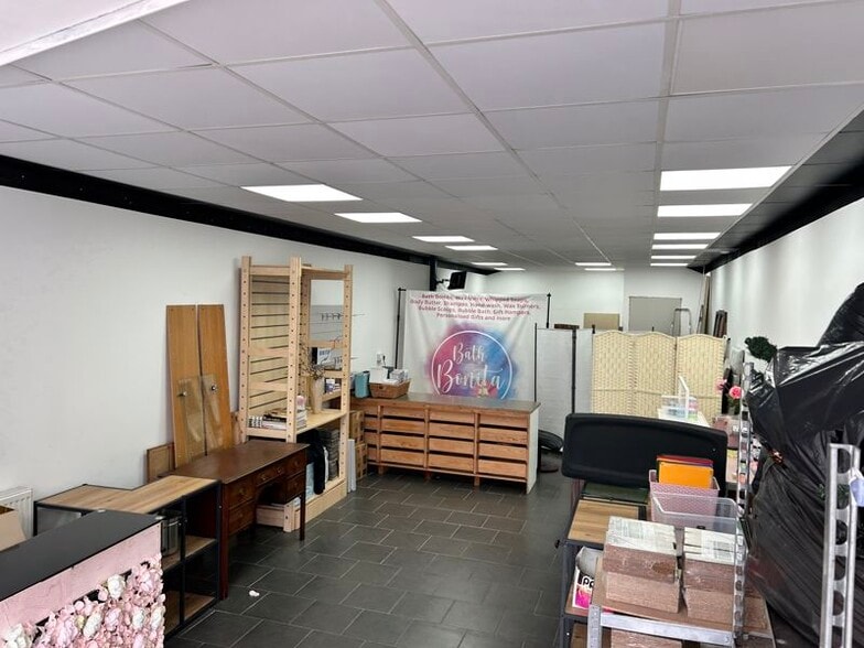 179 London Rd N, Lowestoft for sale - Interior Photo - Image 2 of 4