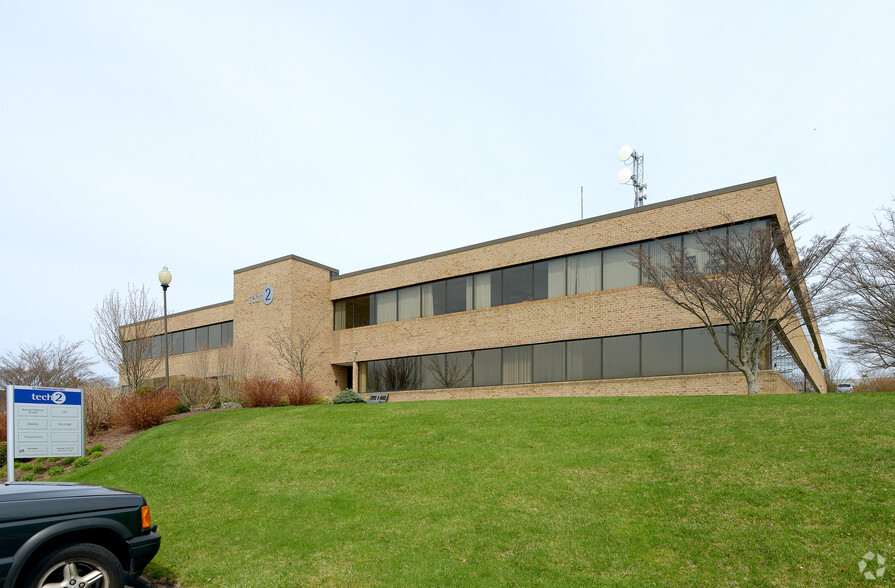 55 Hammarlund Way, Middletown, RI for lease - Building Photo - Image 3 of 6