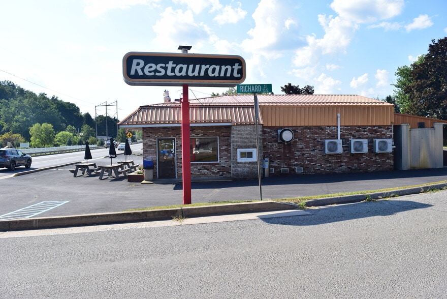 1515 Port Matilda Hwy, Philipsburg, PA for sale - Primary Photo - Image 1 of 11