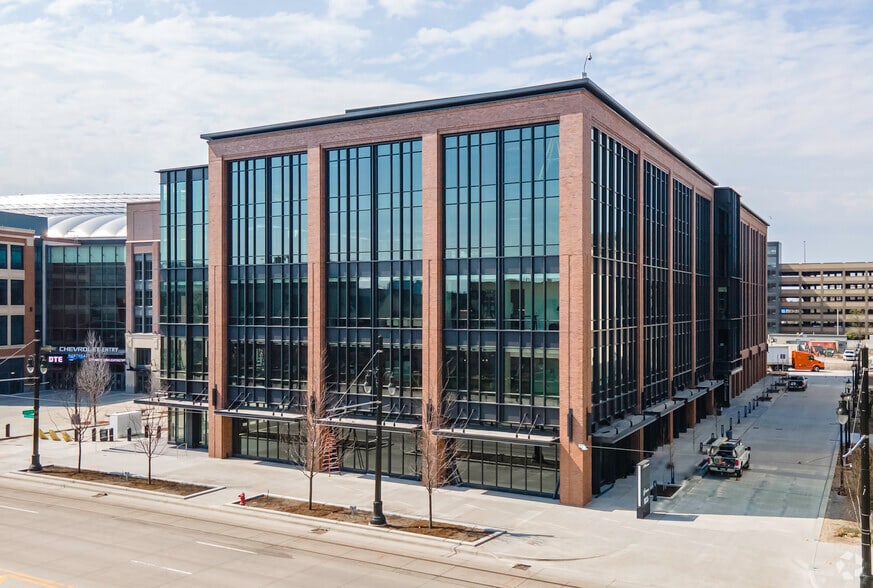 2715 Woodward Ave, Detroit, MI for lease - Building Photo - Image 2 of 5