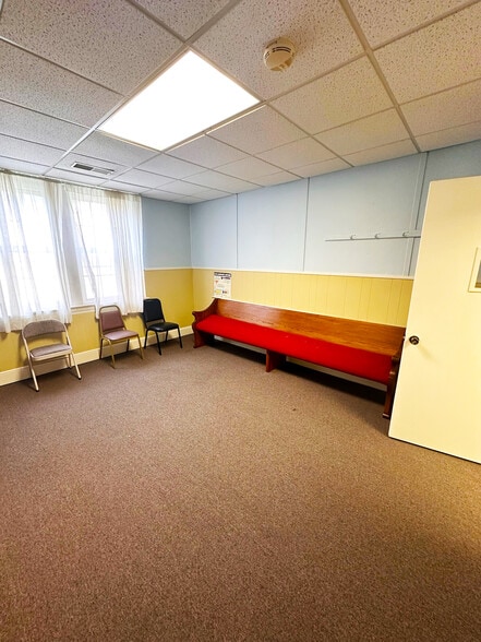 9801 Cooper Church Dr, Louisville, KY for sale - Building Photo - Image 3 of 11