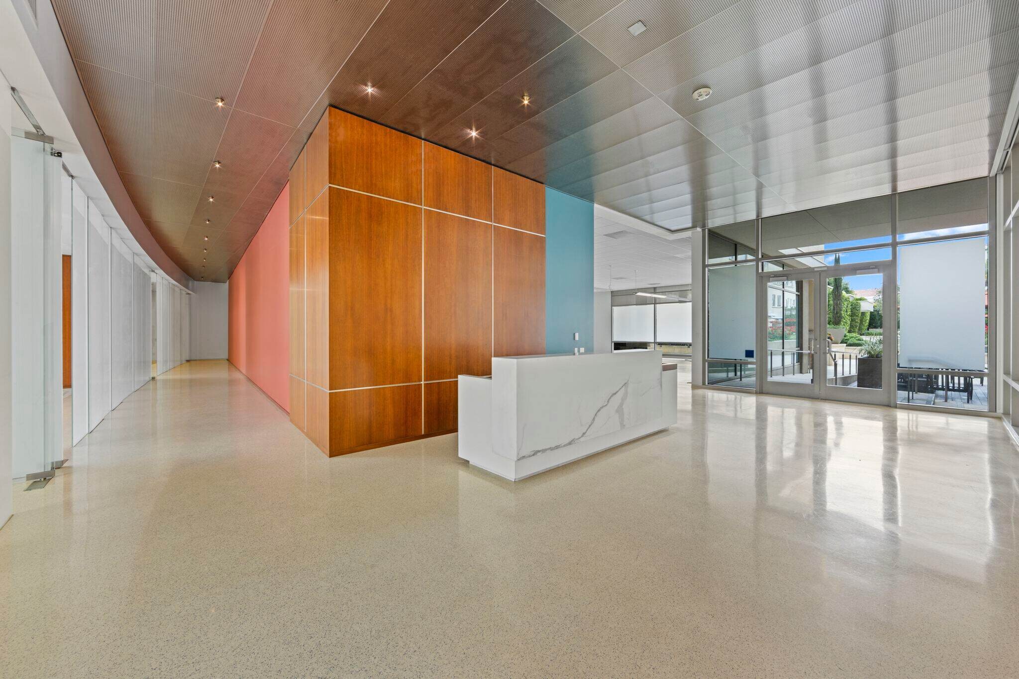 385 E Colorado Blvd, Pasadena, CA for lease Interior Photo- Image 1 of 12